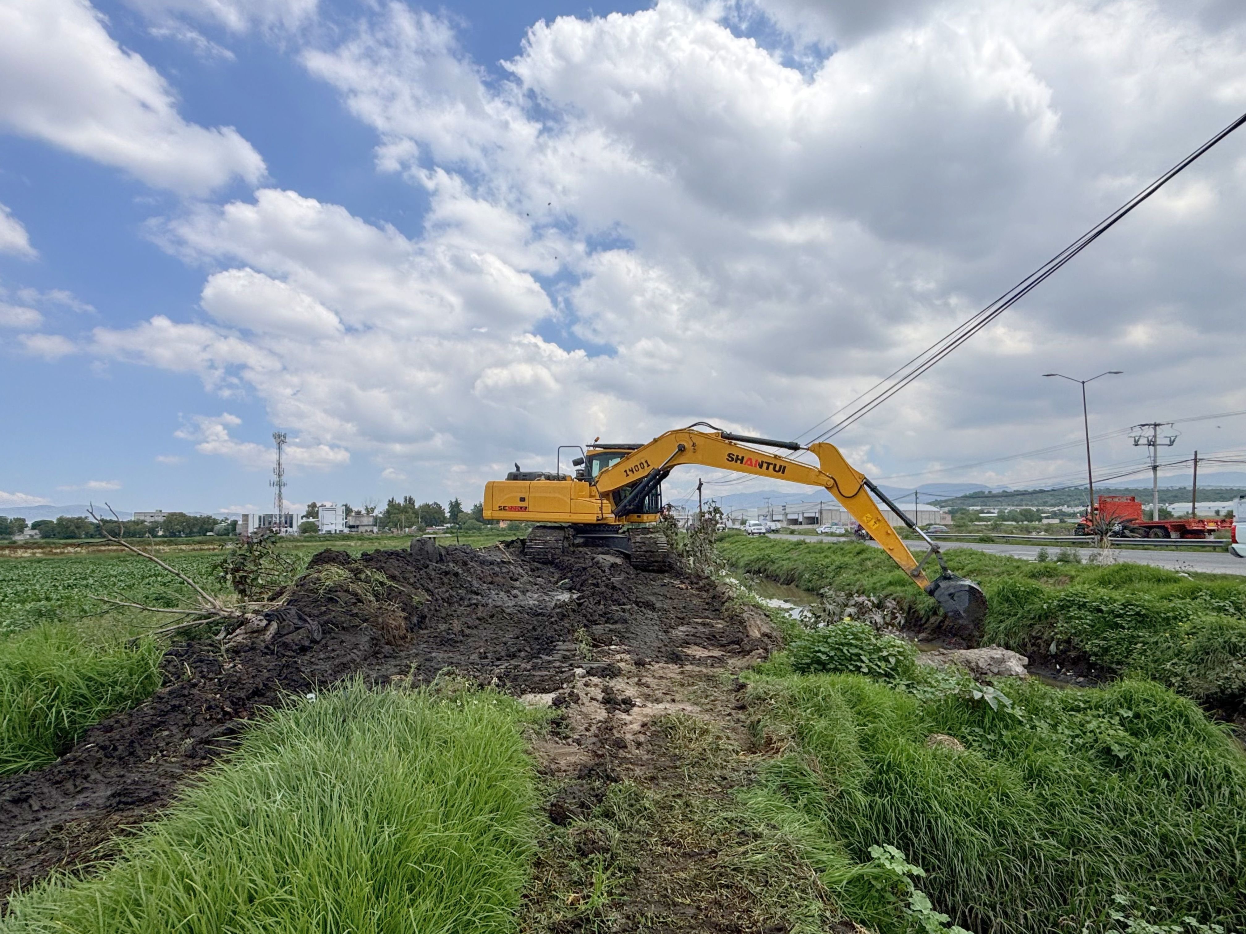 SIPDUS realiza obras para reducir  riesgos de inundaciones en Tuzos